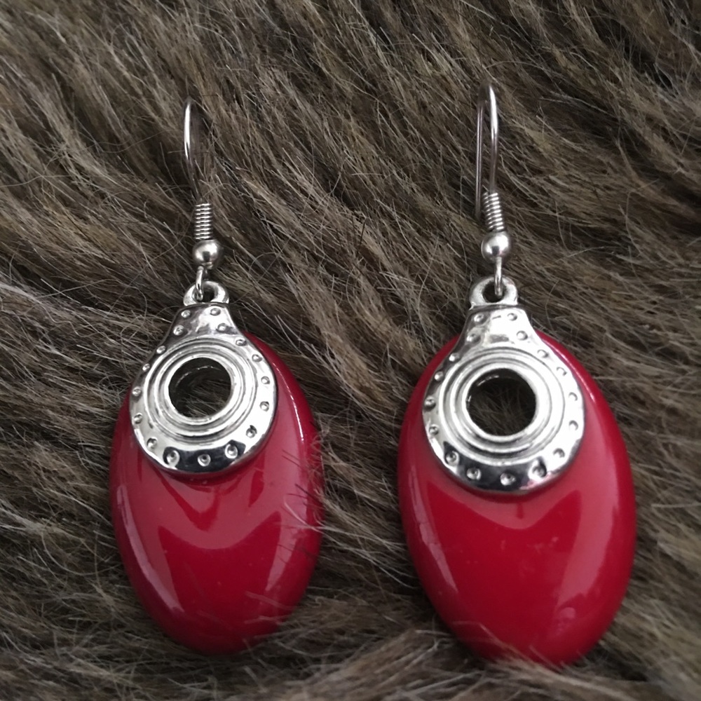 Red disc silver tone setting fish hook earrings